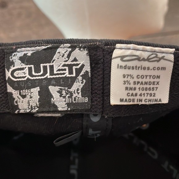 Cult fitted brim ball hat - Picture 3 of 4